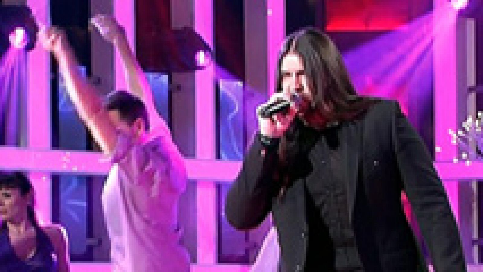 Rafa Blas estrena con fuerza su actuación en 'La Alfombra Roja Palace' | Ver