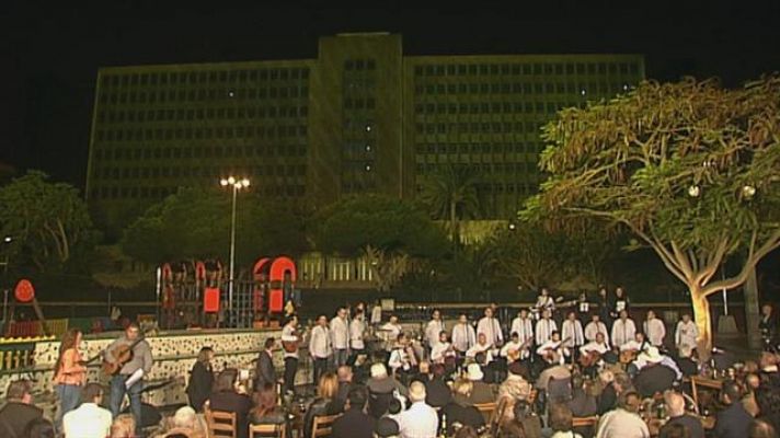 Tenderete - Tenderete - 19/04/15 con la parranda El Chirato y la timplista Laura Martel