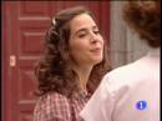 Amar en tiempos revueltos - Héctor se insinúa a Teresa