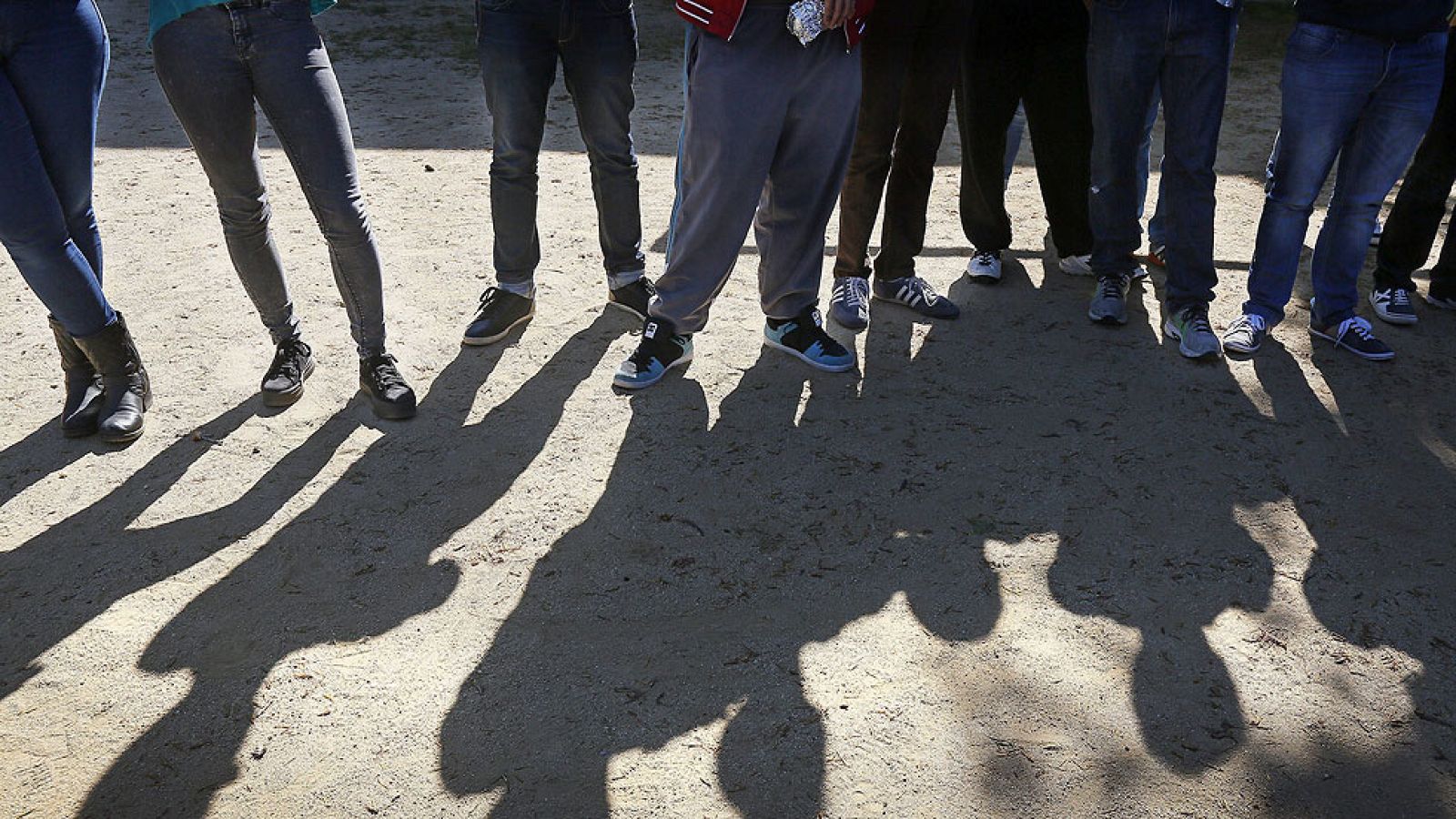 El alumno que mató a un profesor tenía en casa un machete, dos escopetas y dibujos violentos - La tarde en 24h | Ver