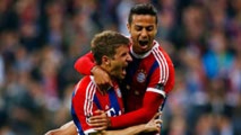 Müller marca el cuarto tanto el Bayern. Disparo desde lejos de Müller y el balón se cuela en la portería de 
Fabiano tras tocar en Martins Indi y despistar al portero. 