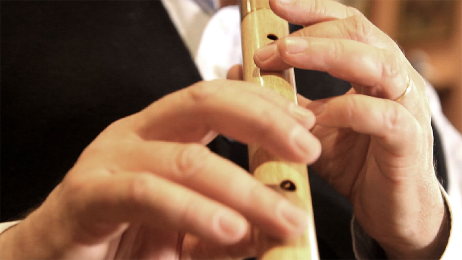 Pedro Bonet interpreta a la flauta 'Vida bona, esta vieja es la chacona', del siglo XVII.