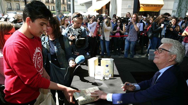 Telediario 1 - El escritor Ken Follet se estrena en Sant Jordi