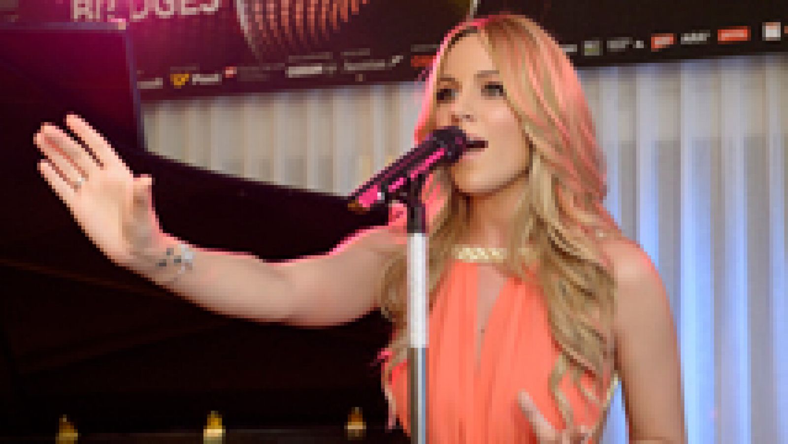 Eurovisión 2015 - Edurne canta la versión acústica de "Amanecer"