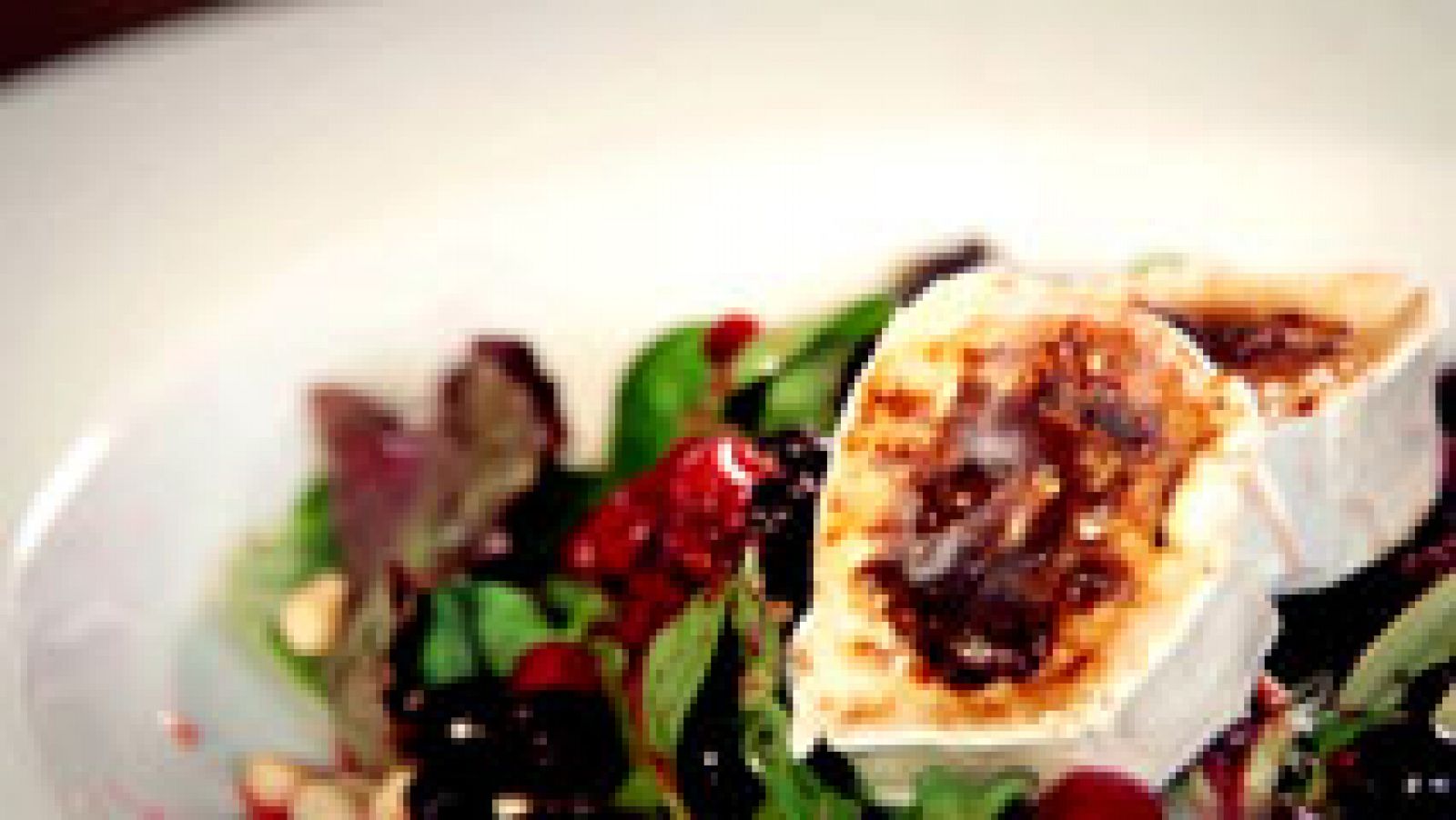 RTVE Cocina: Recetas de ensalada de queso y frutos rojos | RTVE Play
