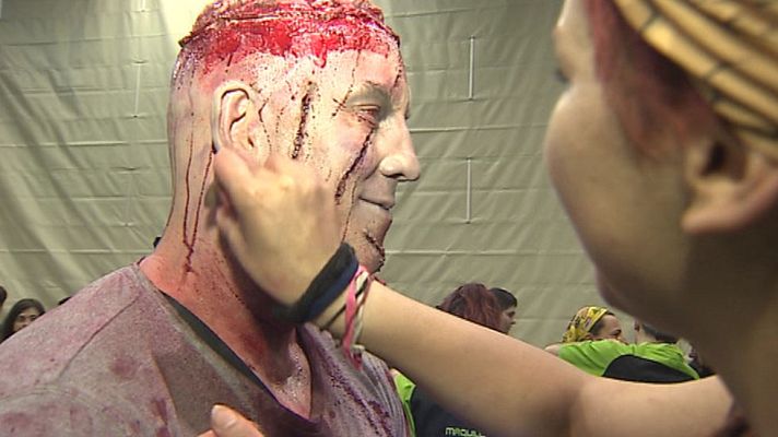 Telediario 1 - Santander se convierte en un tablero de rol lleno de zombies