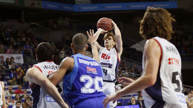 El Movistar Estudiantes arrolló al Río Natura Monbús con Martín y Simpson como estiletes del conjunto madrileño.