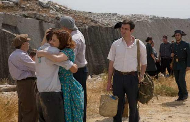 Amar en tiempos revueltos - Visita a Juanito en el Valle