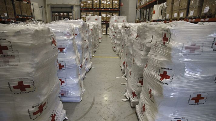 Telediario 1 - Un equipo de bomberos españoles viaja a Nepal para ayudar en el rescate de víctimas del terremoto