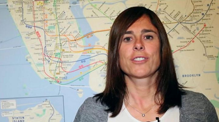 Los desayunos - La alpinista Edurne Pasabán pide colaboración con Nepal