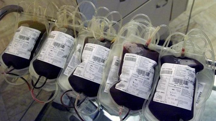 Telediario 1 - La justicia europea considera que prohibir donar sangre a los homosexuales puede estar justificado