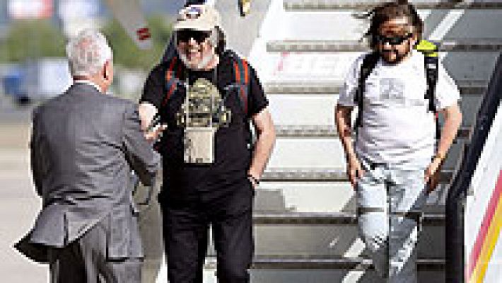 Telediario 1 - El Gobierno repatría a 83 españoles que estaban en Nepal