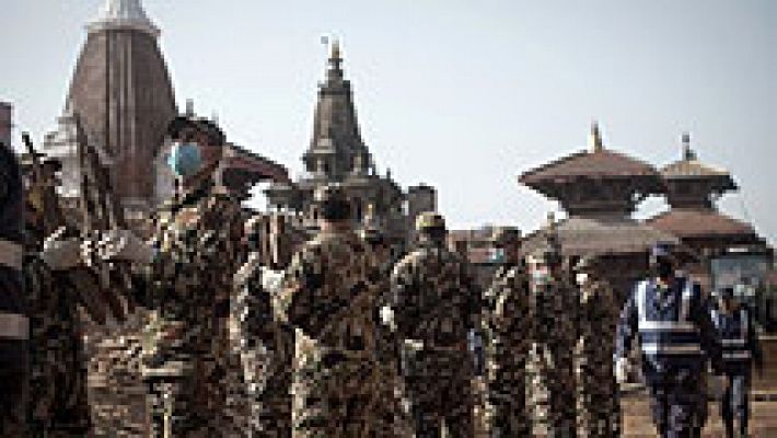 Telediario 1 - Los familiares de desaparecidos en Nepal critican la "inacción" del Gobierno