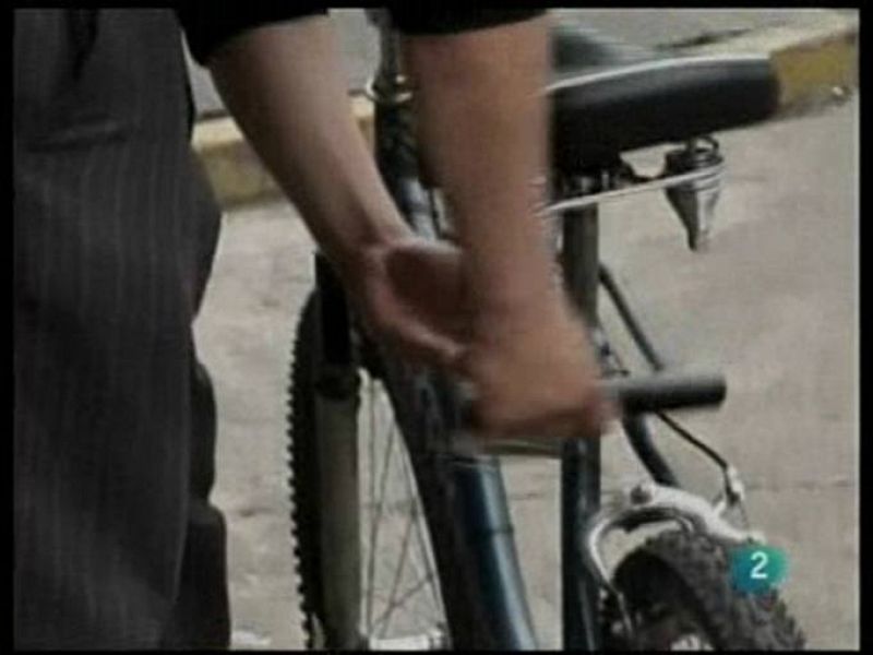 Un publicista argentino deja una bicicleta en plena calle para comprobar cuánto tiempo se tarda en ser robada.