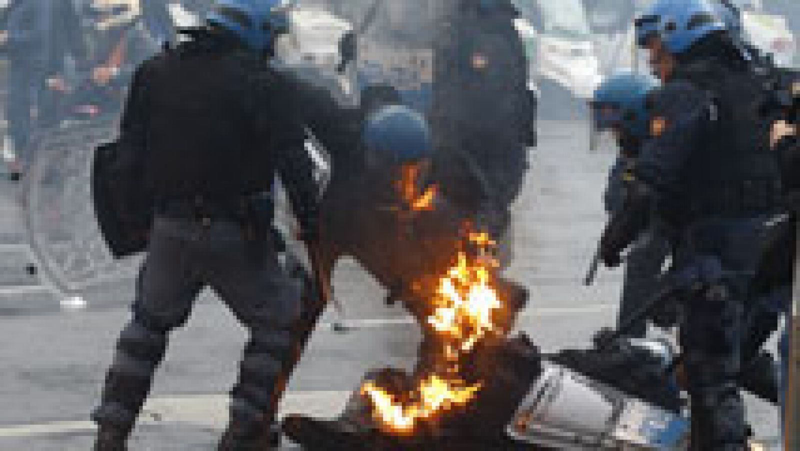 Fuertes enfrentamientos entre policía y manifestantes antisistema contra la Expo en Milán