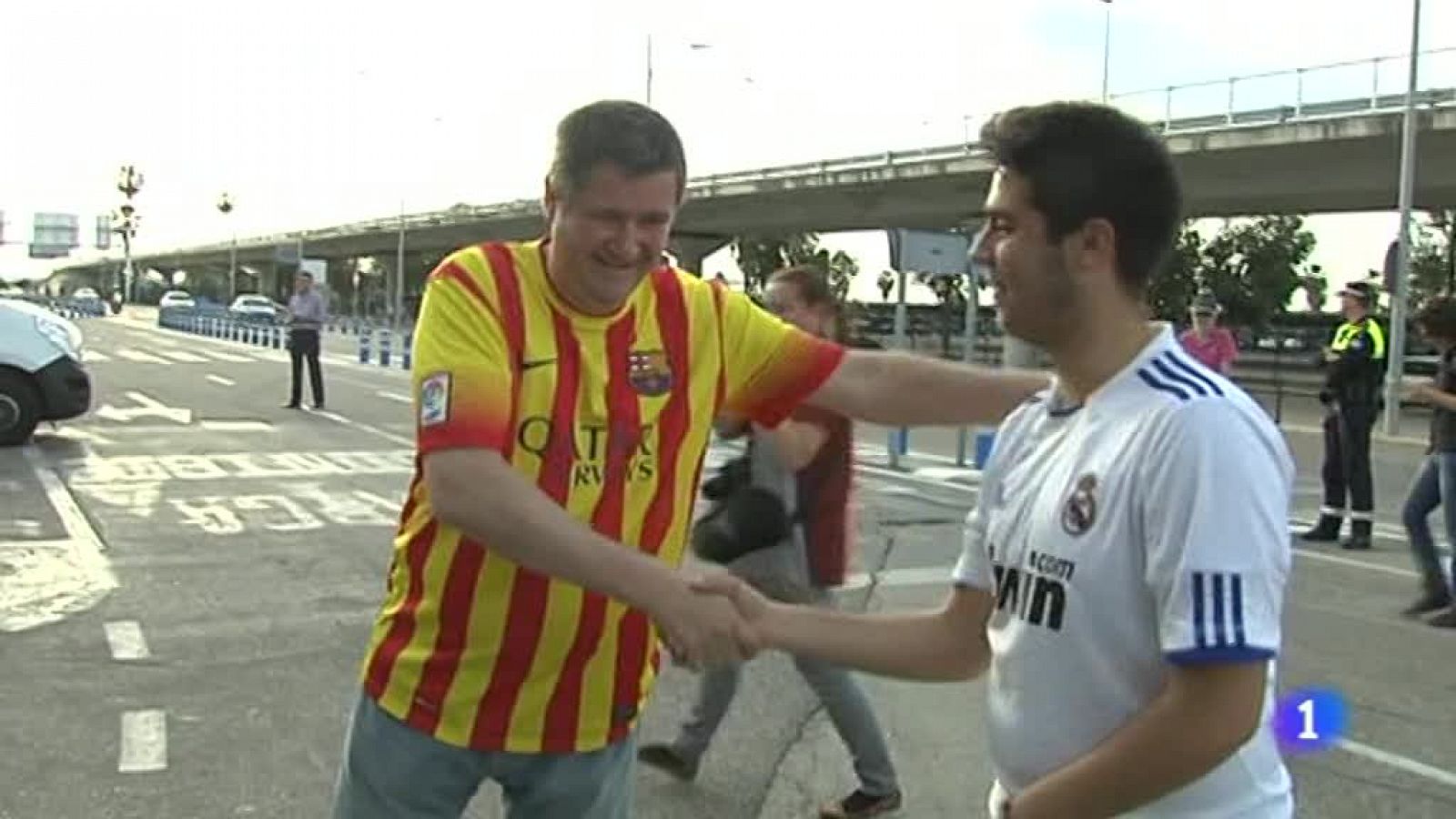 Telediario 1: Barça y Madrid, juntos pero no revueltos en Sevilla | RTVE Play