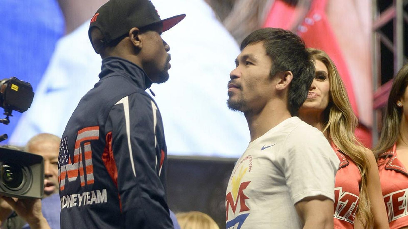 Mayweather - Pacquiao, la 'pelea del siglo' se calienta en el pesaje