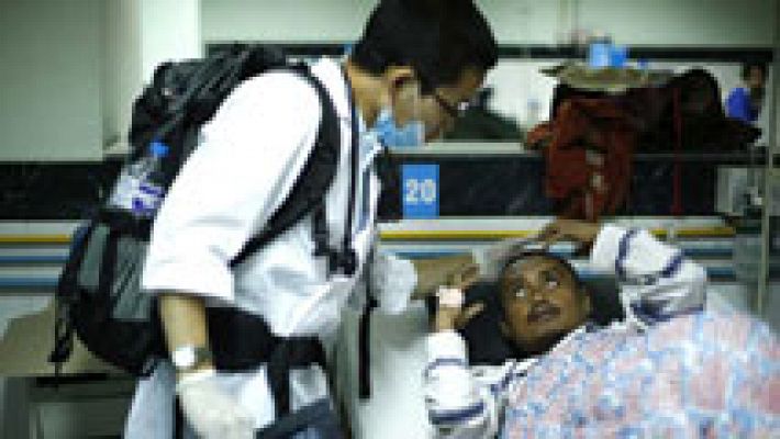 Hospitales saturados en Nepal tras el terremoto