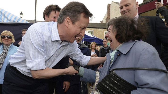 Telediario 1 - Las encuestas dan un empate a los conservadores y los laboristas en las próximas elecciones del Reino Unido