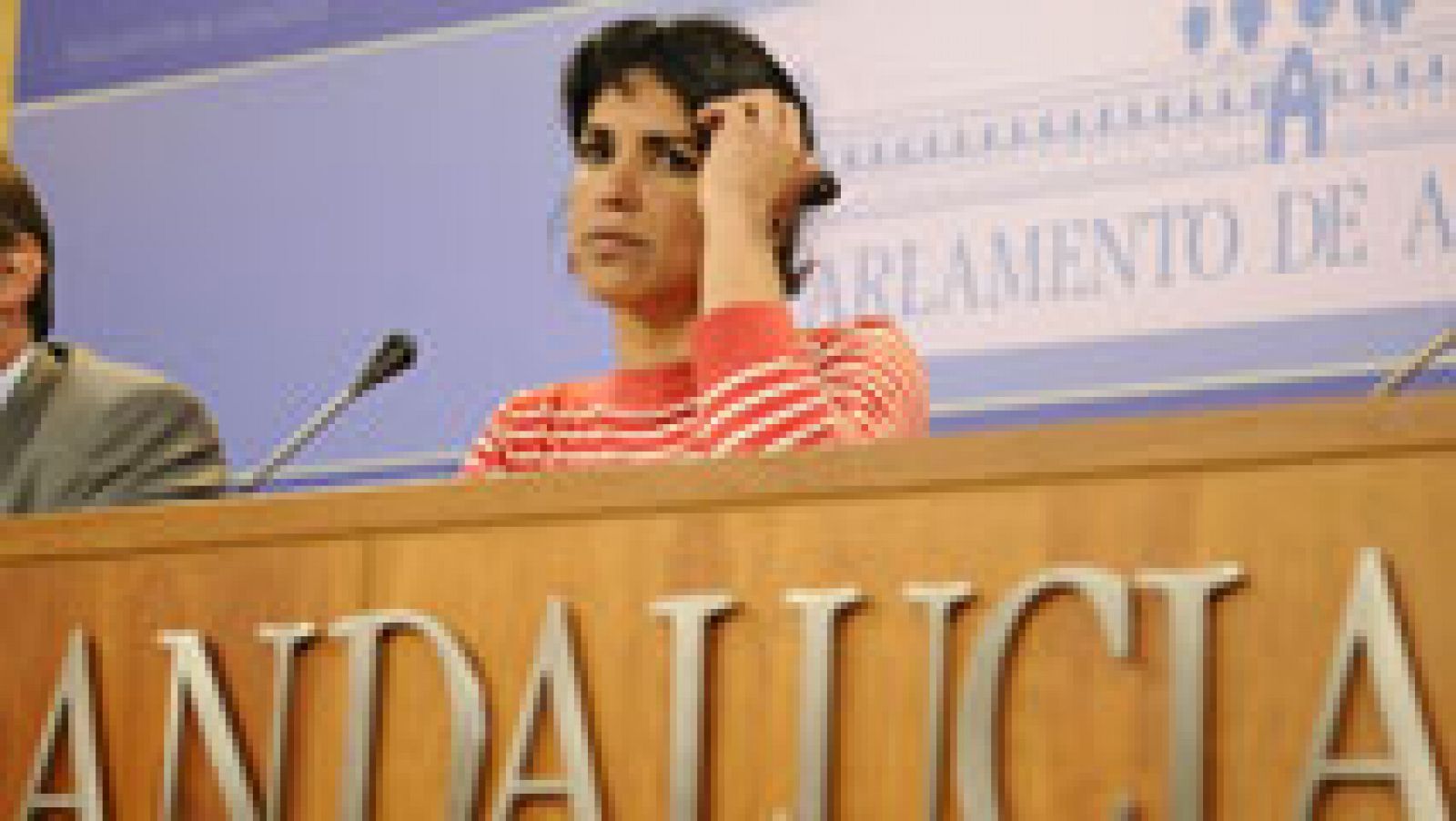 Susana Díaz busca el apoyo de Ciudadanos  y Podemos para ser elegida presidenta