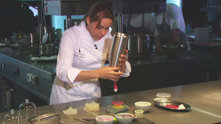 Al punto - María Marte cocina una flor de hibiscus