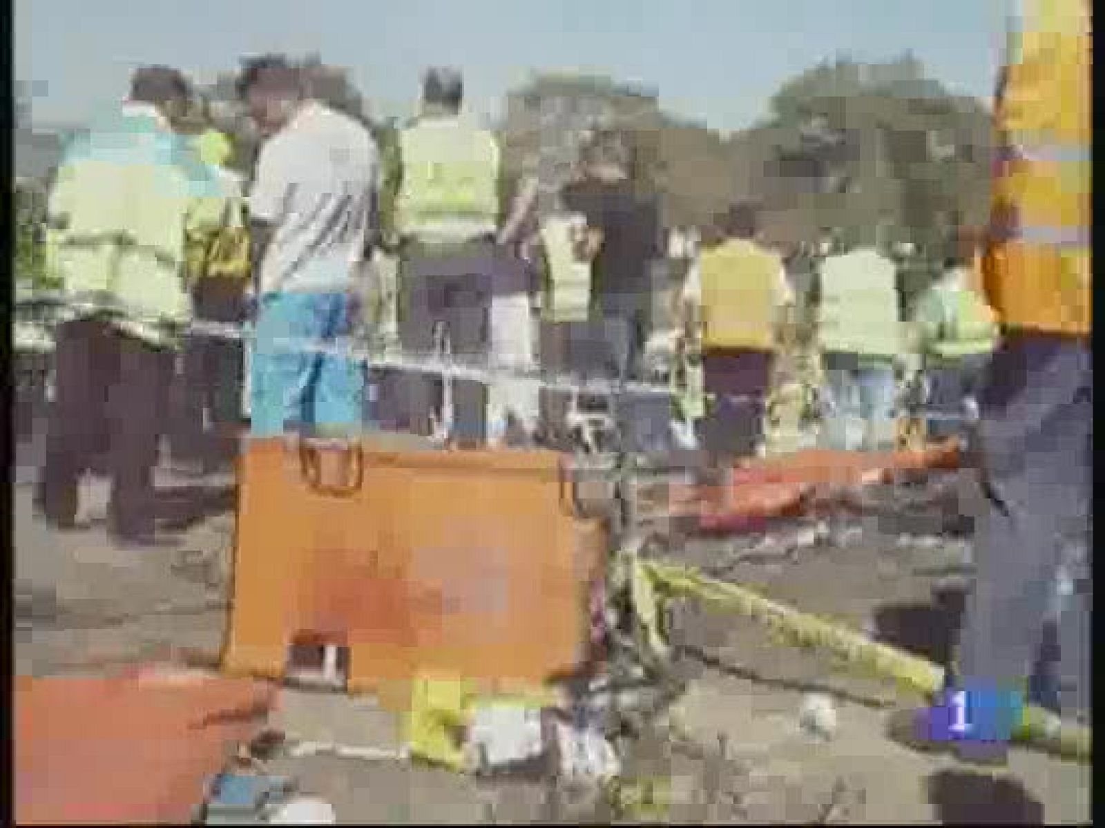  El accidente del avión de Spanair del pasado 20 de agosto pudo producirse por un fallo en las piezas móviles de las alas que facilitan el despeque. Un fallo que tampoco fue detectado por el sistema de alarma. El informe provisional publicado por la comisión de investigación recoge estos fallos mecánicos aunque no determina las causas concretas de la tragedia.