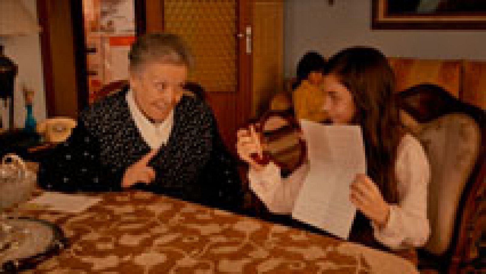 Cuéntame cómo pasó - "Abuela, tu novio es un poco cursi"