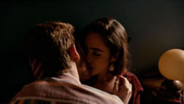 Cuéntame cómo pasó - Melek se cuela en casa de Toni