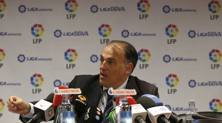 Telediario 1 - El presidente de la Liga carga contra Villar
