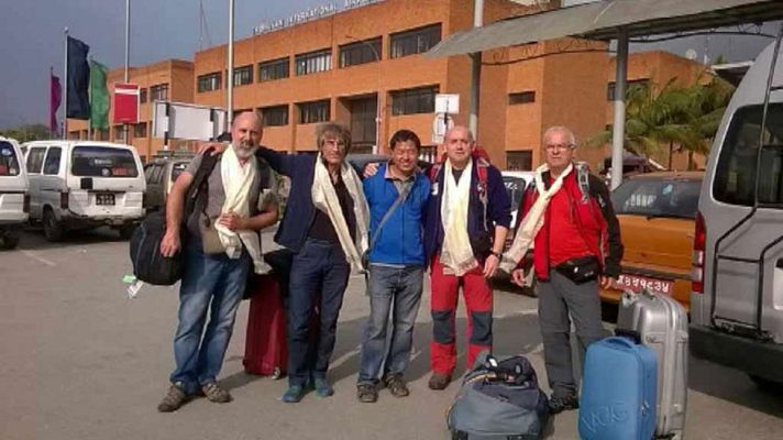 Telediario 1 - Siguen desaparecidos los seis españoles