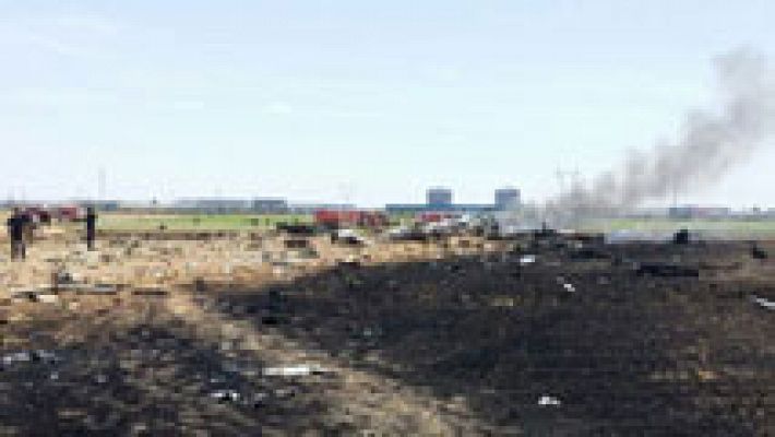 Telediario 1 - Estrellado un avión nada más despegar de Sevilla