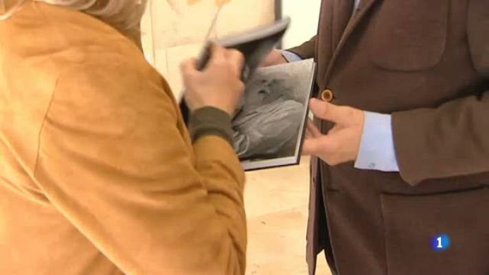 L'Informatiu - Us parlem de la reedició del llibre "Catalans. Retrats" del fotògraf Antoni Bernard.