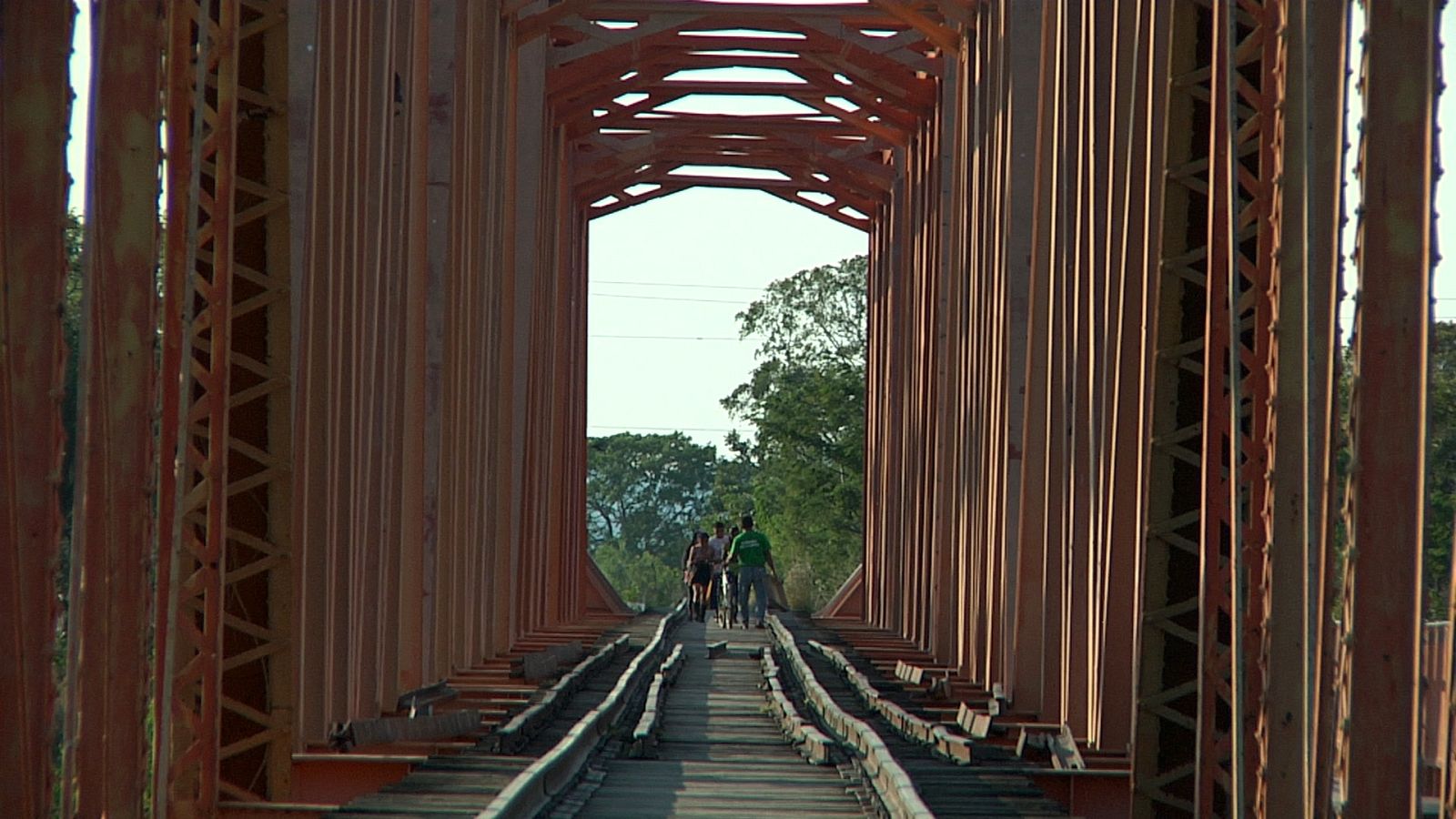 'Fronteras al límite' - La frontera de 'La Bestia'