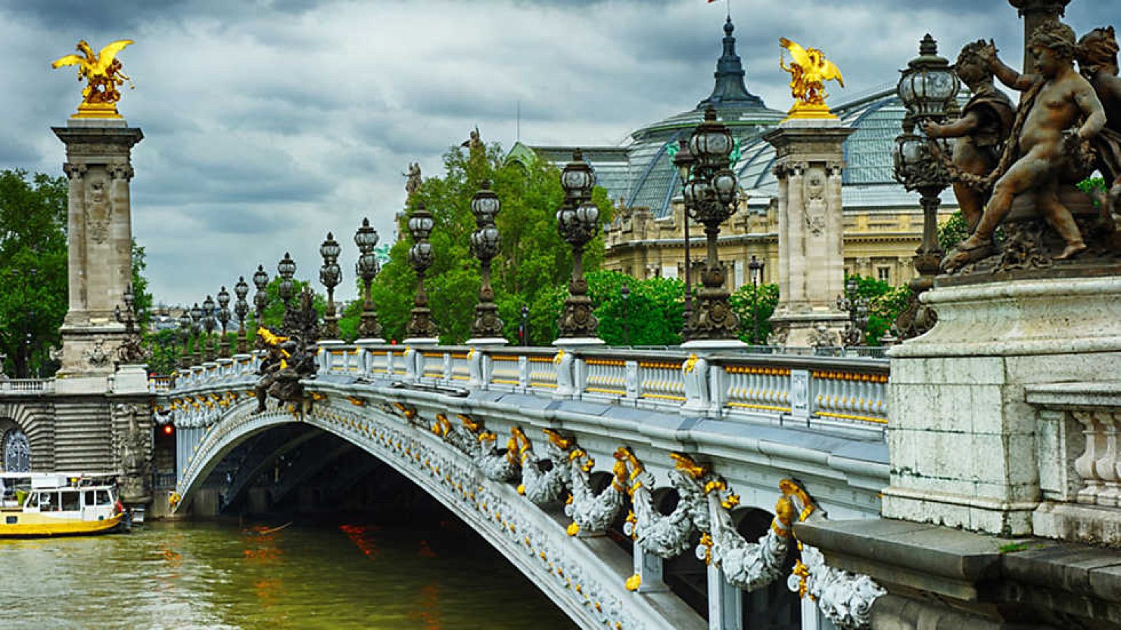 Documenta2 - Entre bambalinas en el París Real - ver ahora