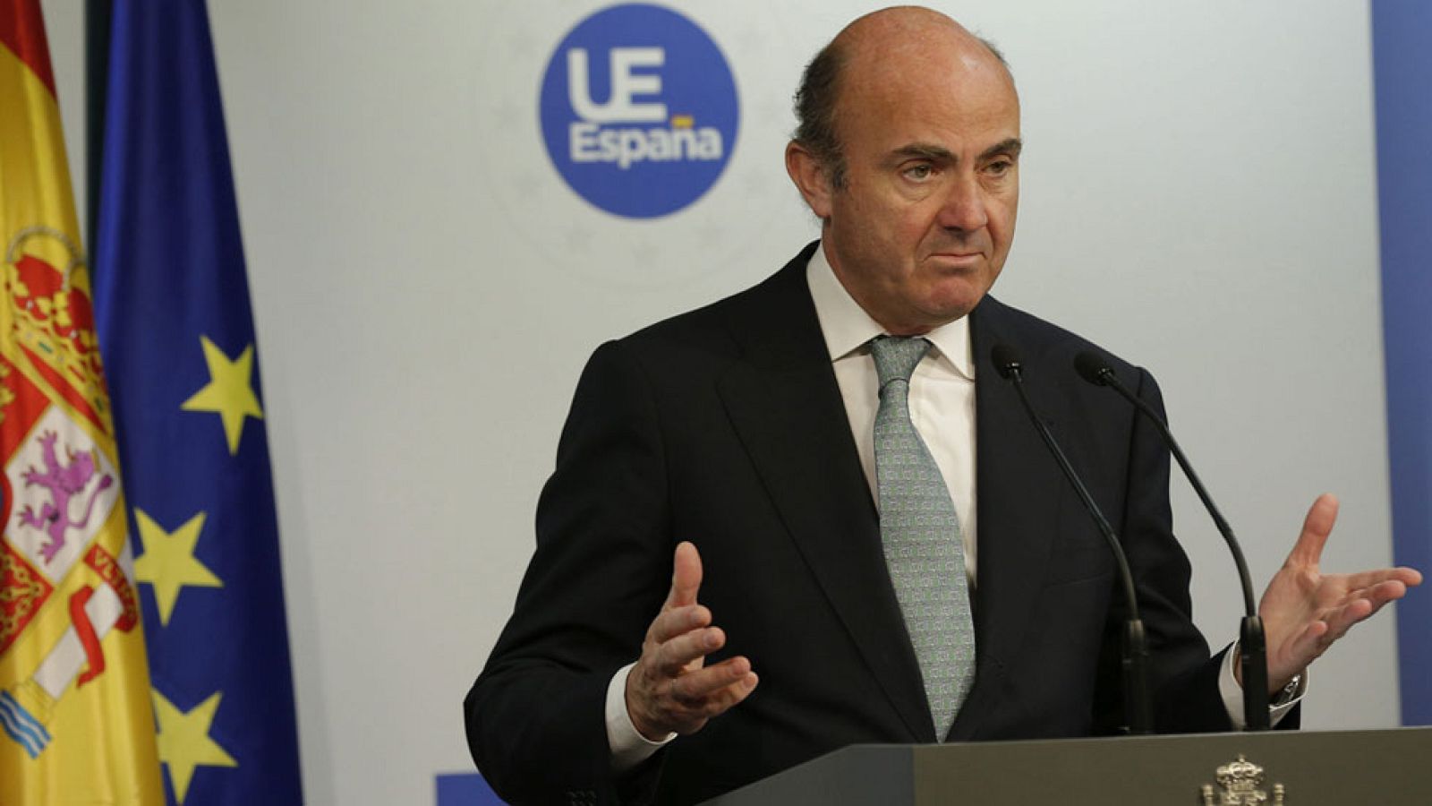 Guindos: "Tenemos tiempo, y todos queremos tener tiempo, de llegar a un acuerdo con Grecia" 