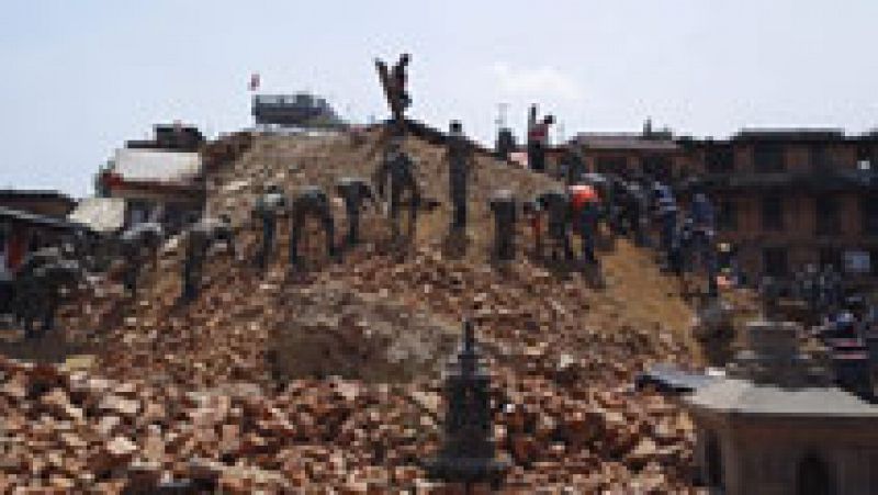 Un nuevo terremoto en Nepal vuelve a sembrar el pánico entre sus habitantes