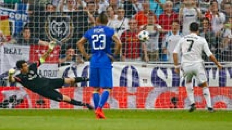 El portugués consigue marcar de penalti, lanzando el balón al centro de la portería. 1-0 en el Santiago Bernabéu. 2-2 en el global de la eliminatoria. El colegiado pitó un penalti de Chiellini sobre James.