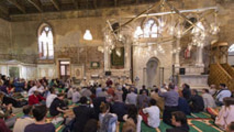 Las mezquitas de Marruecos proponen la educación de 'imanes moderados' contra el islamismo radical