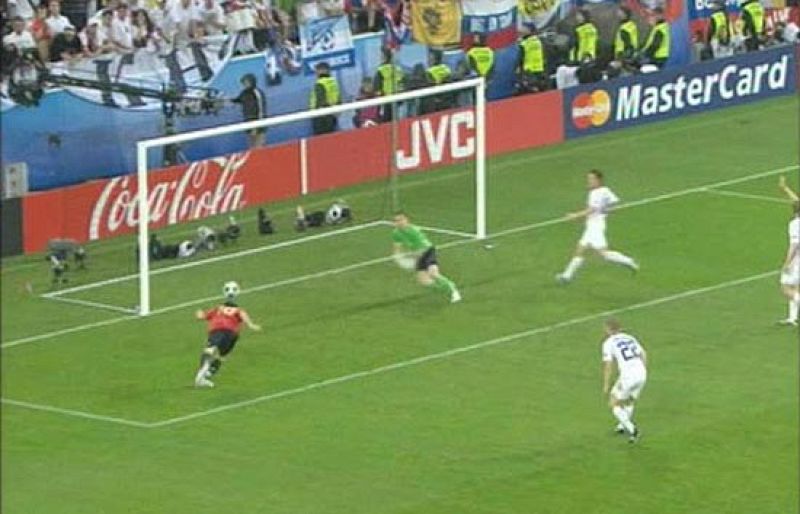 La selección española lleva 25 partidos consecutivos sin perder, sumandas todas las competiciones y amistosos, y 620 minutos si encajar un gol.