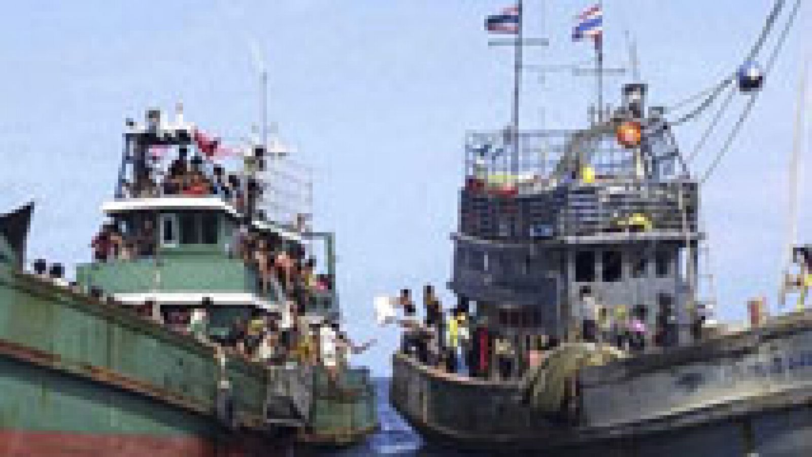 Telediario 1: Desembarcan en Indonesia otros 800 migrantes que se encontraban a la deriva en el mar | RTVE Play