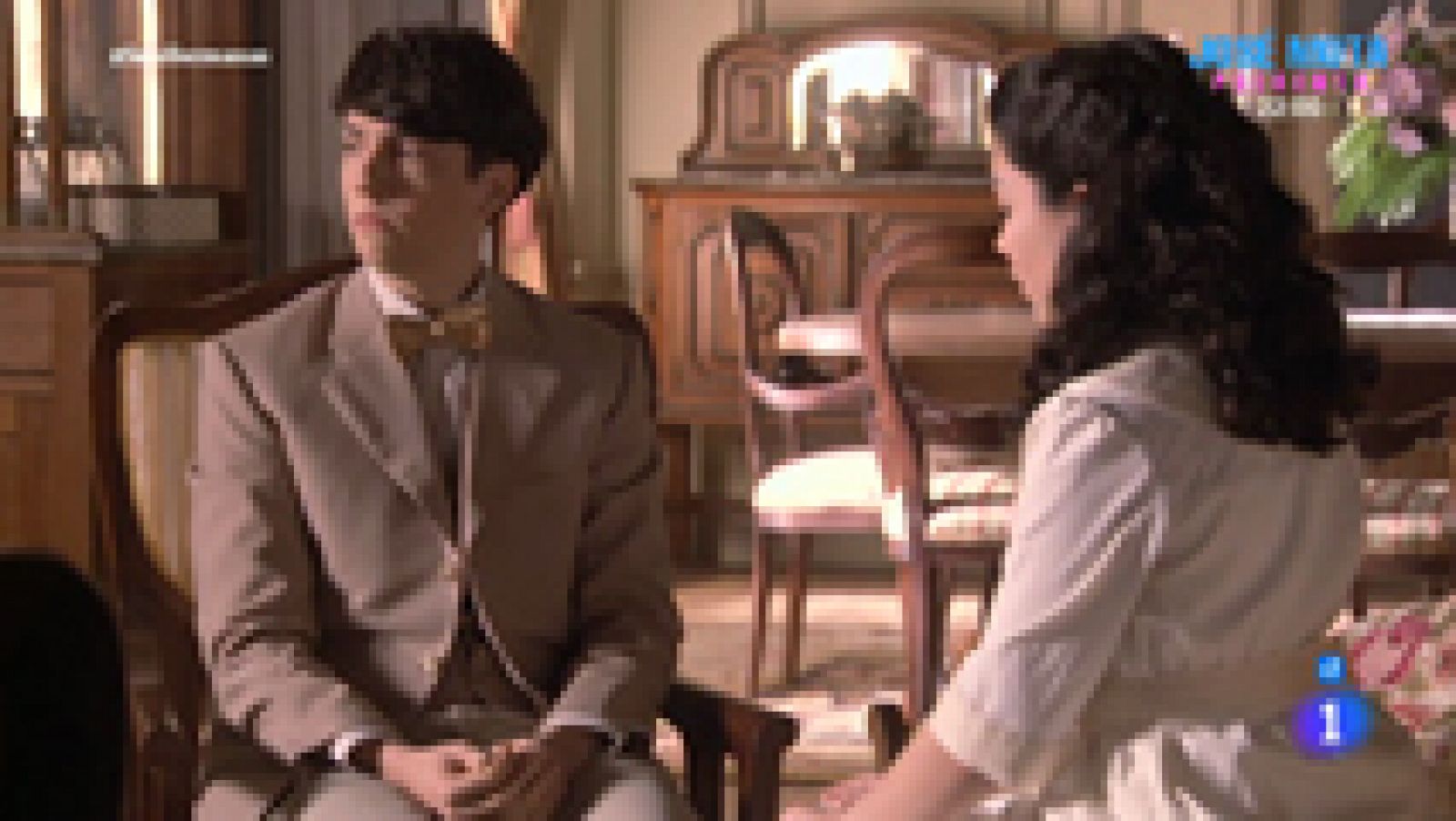 'Seis Hermanas' - Carlitos le planta cara a Elisa