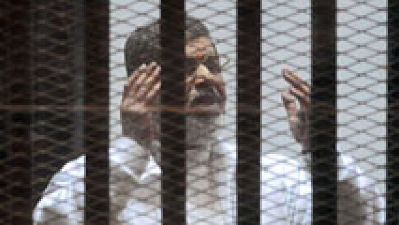 El expresidente egipcio Mohamed Morsi , condenado a muerte