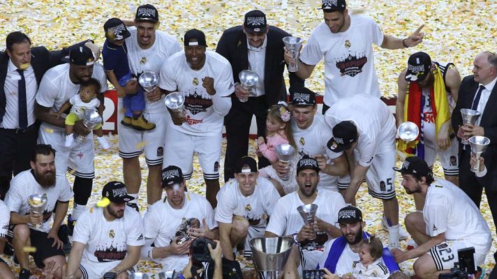 Telediario 1 - El Real Madrid gana la Euroliga 20 años después