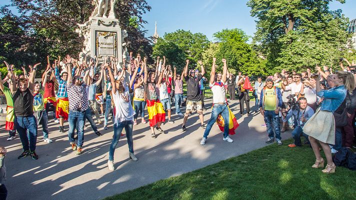 Eurovisión - Flashmob de eurofans en Viena con Edurne