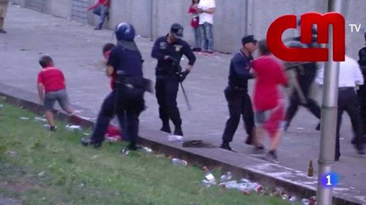 Una agresión de la policía a un padre delante de su hijo conmociona a Portugal