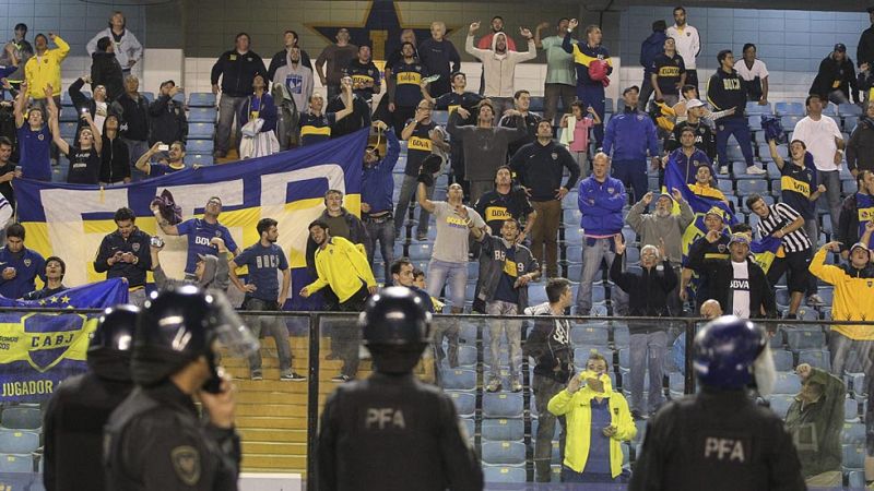 Mientras Boca Juniors identifica a los responsables de los incidentes del partido contra River Plate, la justicia argentina ha decidido suspender el cierre del estado 'xeneize'.