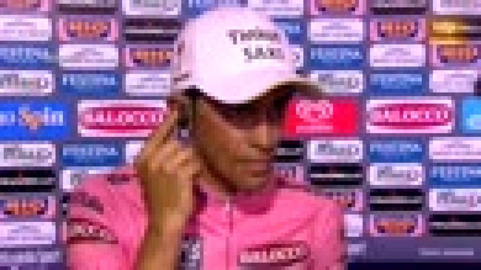 El actual líder del Giro, Alberto Contador, ha dicho que el pinchazo de Richie Porte no es definitivo, porque "queda mucho Giro por delante". Además, el de Pinto ha asegurado que lo único que pide es "no tener mala suerte".