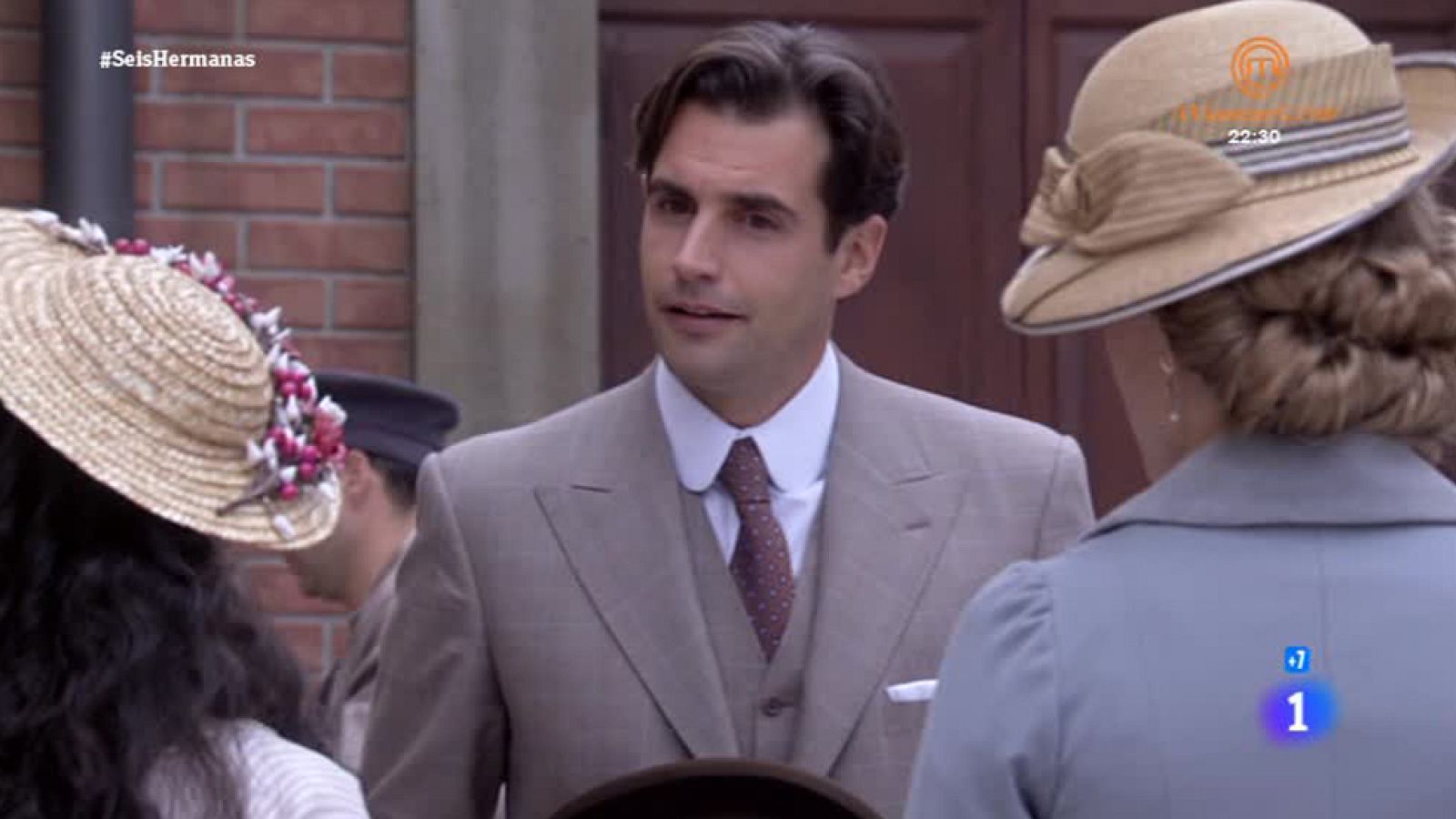 'Seis Hermanas' - Salvador acepta una cita con Elisa