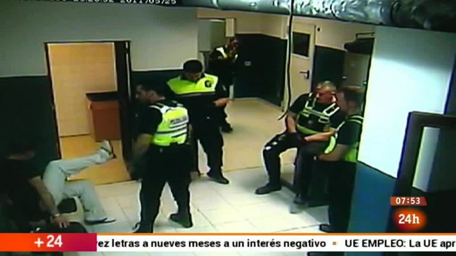 Telediario 1: Arranca el juicio contra cuatro policías de Palma de Mallorca acusados de agredir a un detenido | RTVE Play