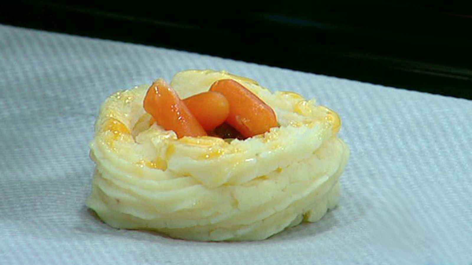 Patatas fritas perfectas y papel de patata